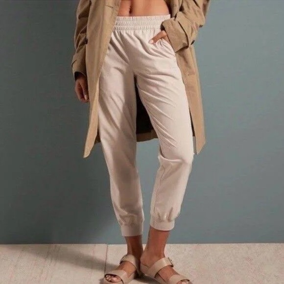 Banana Republic Pants - Banana Republic BR Standard Flyweight Jogger Pants Women’s Size L